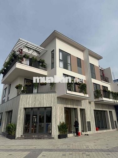 NHÀ 1 TRỆT 2 LẦU NGAY TRUNG TÂM HÀNH CHÍNH THÀNH PHỐ MỚI BÌNH DƯƠNG