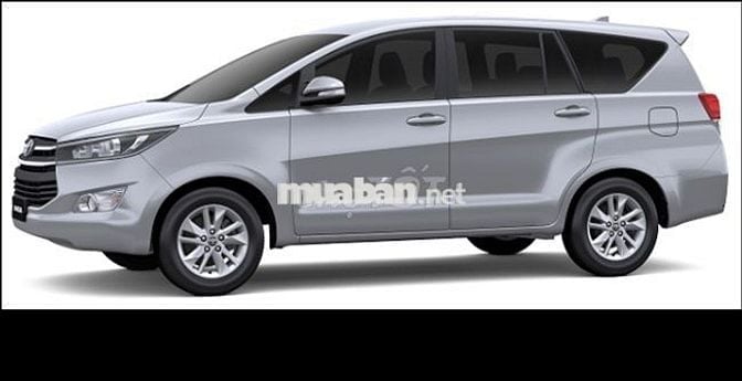 Cần bán xe innova 2017 gia đình sử dụng từ đầu