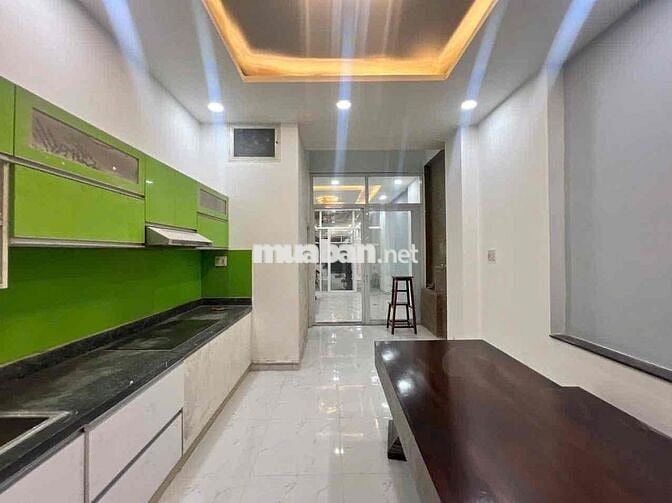 Chính chủ cần bán gấp 4 x 25m giá 12,tỷ TL 2 lầu ST đối diện công viên