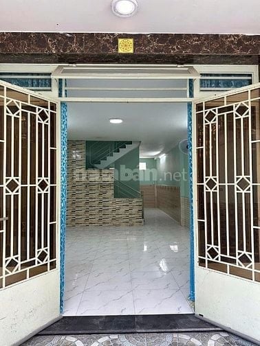 Chính chủ bán nhà đang cho thuê, gần chợ, gần trường học, rất an ninh.