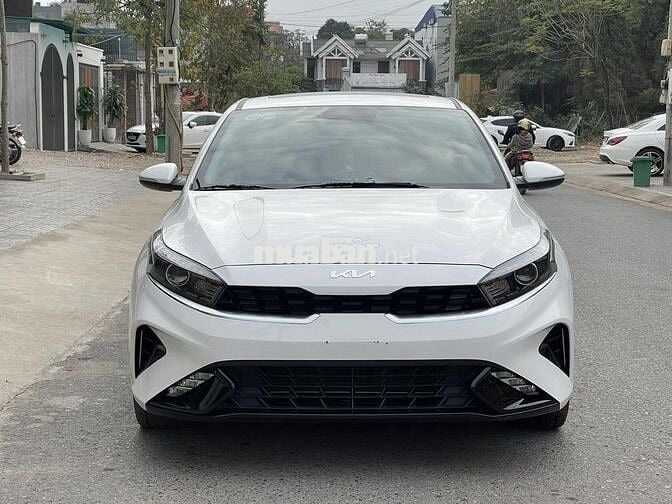 Kia K3 2022 1.6 Luxury màu trắng MỚI TINH