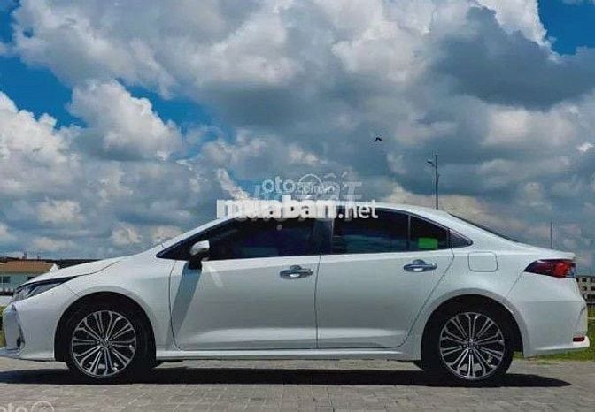 Toyota Altis 1.8V – Mạnh Mẽ, Tiết Kiệm