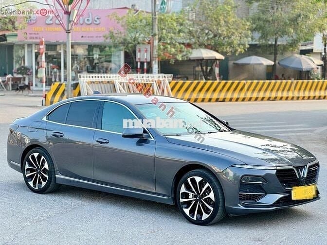 VinFast Lux Premium 2.0 AT 2019