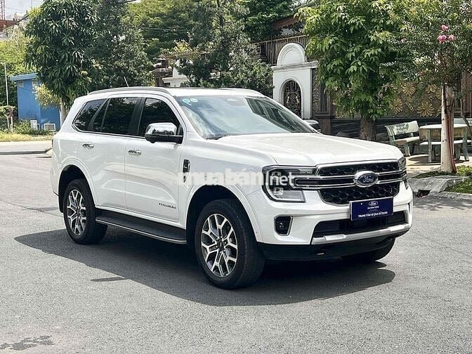 Everest Titanium 2022 4x4 Trắng - 29.000km