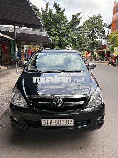 Toyota Innova 2007 G - 180 km