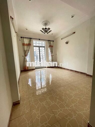 Cho thuê MT Huỳnh Văn Bánh 4x17m 3 lầu 6pn giá 32 triệu