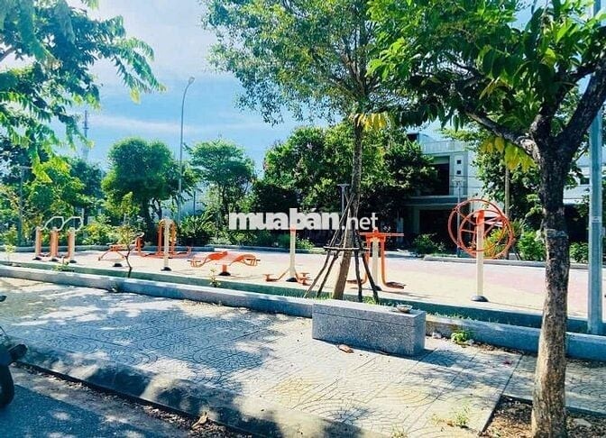 BÁN NHÀ KIỆT HOÀNG DIỆU VIEW CÔNG VIÊN LỚN THOÁNG