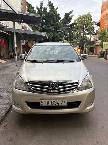 Toyota Innova 2008 V - 180 km