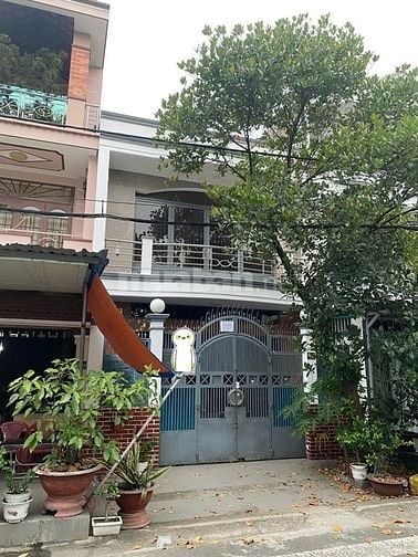 Nhà KDC bình hưng đối diện bến xe Q8 dt: 8m x 20m, 1 lầu