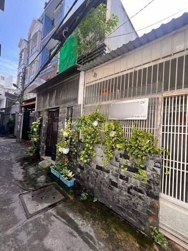 Chỉ nhỉnh 4 tỷ Có ngay nhà 4.05×12.20m sát KCN TÂN BÌNH sân bay, ST