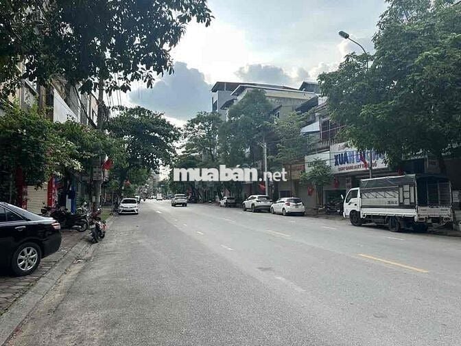 💥ĐẤT ĐẸP VÂN NỘI – Ô TÔ TẢI VÀO NGỦ TRONG ĐẤT, GẦN CHỢ DÂN CƯ ĐÔNG ĐÚC