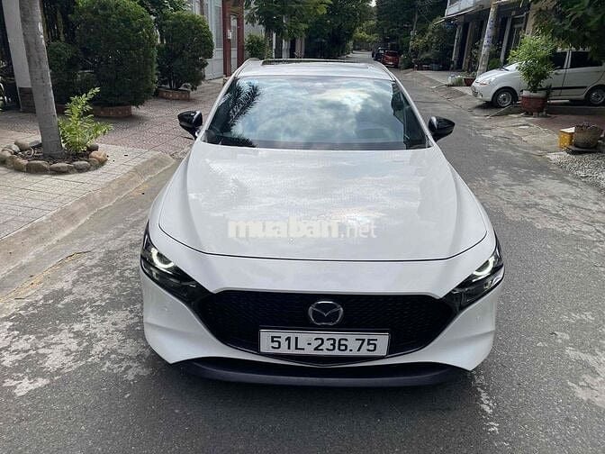 Mazda 3 2021 2.0L màu Trắng Premium odo 33000 km