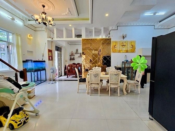 Biệt thự vườn đường 10m Lê Văn Lương Nhà Bè 212m2 gần ĐH RMIT 17 tỷ 5 