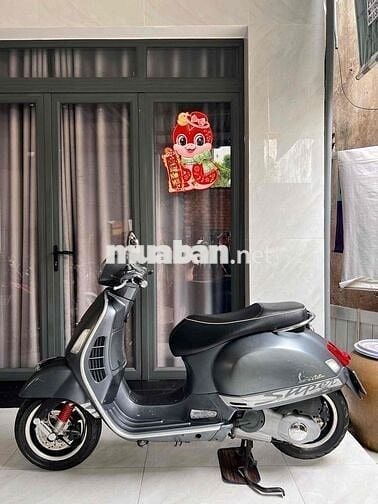 Cần Bán Vespa GTS 2014 BSTP 9 Chủ Kí Giấy