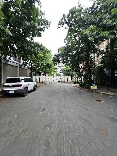 BÁN ĐẤT QUẬN 7 –  HUỲNH TẤN PHÁT, SÁT CHỢ PHÚ THUẬN QUẬN 7