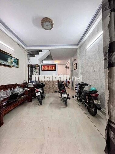 Nhà 1 trệt 2 lầu 3 PN sân thượng đường TL15 gần ngã tư Ga