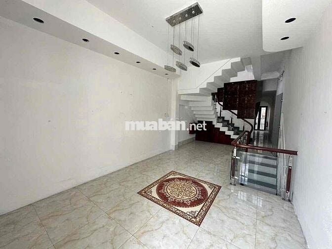CHO THUÊ NHÀ 3 LẦU DIỆN TÍCH SIÊU RỘNG MẶT TIỀN MẬU THÂN
