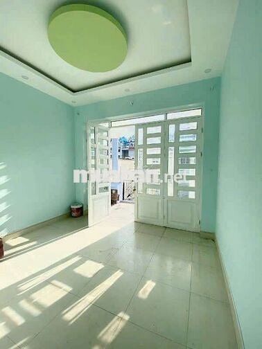 NHÀ 2 TẦNG ĐẸP — GẦN QL 1A (4m x27 m)