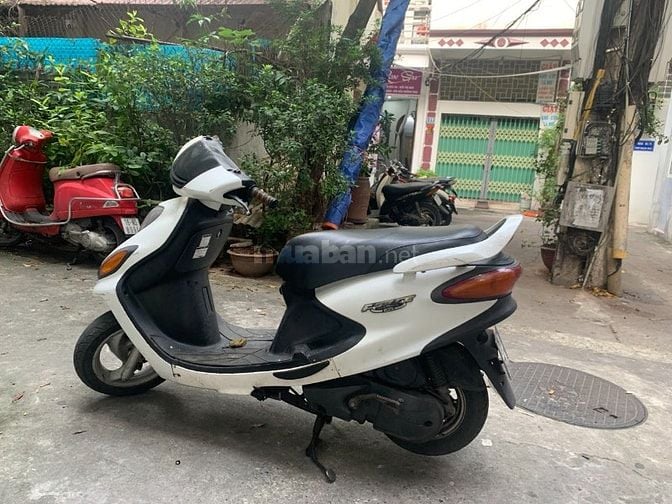 Cần bán xe Yamaha Póp 125cc màu trắng, biển 29C1, đầy đủ đăng ký