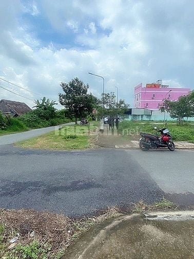 (27) 💥 ÔNG ANH GỬI BÁN GẤP LÔ ĐẤT TRẢ NỢ - NGAY VỊ TRÍ CỰC ĐẸP CỦA XÃ