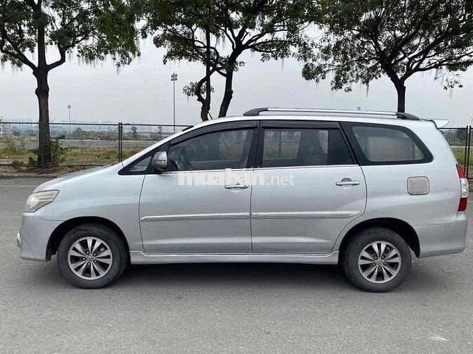 Toyota Innova 2015 2.0E - 60000 km
