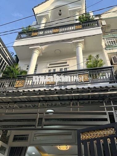 Bán nhà 1 trệt 2 lầu, hẻm xe hơi, Hiệp Thành 17, ngay bến xe buýt Ht.