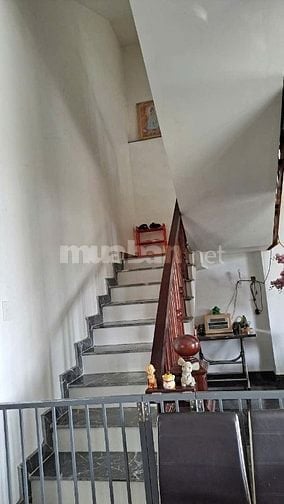BÁN BIỆT THỰ LIỀN KỀ 3 LẦU BẾN LỨC LA, 4,9 TỶ