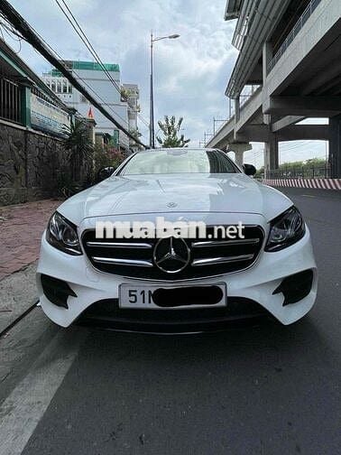 Mercedes Benz E Class 2019 E300 AMG - 35000 km