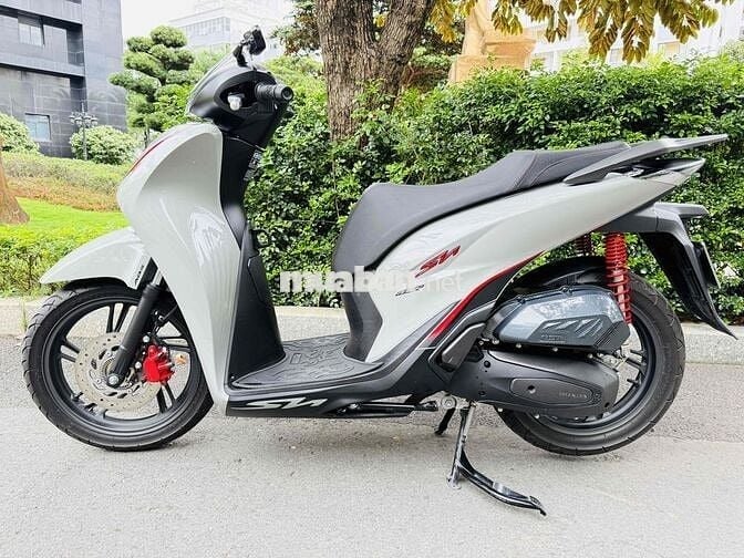 Chính chủ bán xe SH 160i 2024 màu xám xi măng