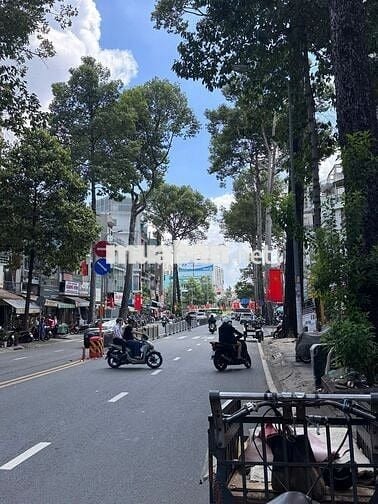 Cho thuê Nhà 60-62 Ngô Gia Tự, P.2, Q.10. Trệt, 2 lầu, 9x20m chỉ 65tr