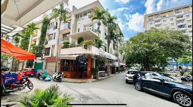 Cho thuê mặt bằng tầng 1 KĐT Yên Hòa( đường Trần Kim Xuyến tuyến hai)