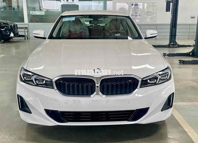 BMW 3 Series 2025 320i Sport Line NT Đỏ Trả Trước