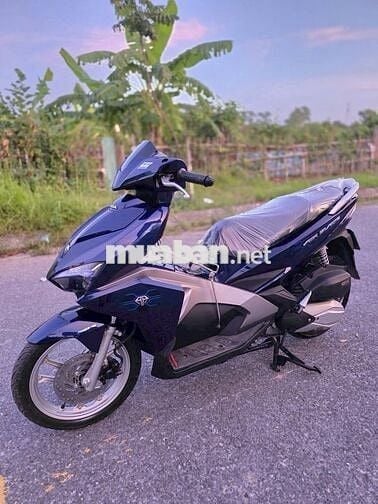 Airblade 2017 xanh than siêu hiếm