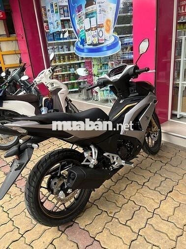 Cần ra đi e xe mới mua 1 năm còn mới leng keng