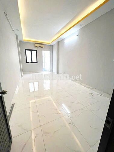 🍀 Nhà đẹp, 3x10 - 3 tầng đường Nguyễn Tiểu La, gái chỉ 12tr TL