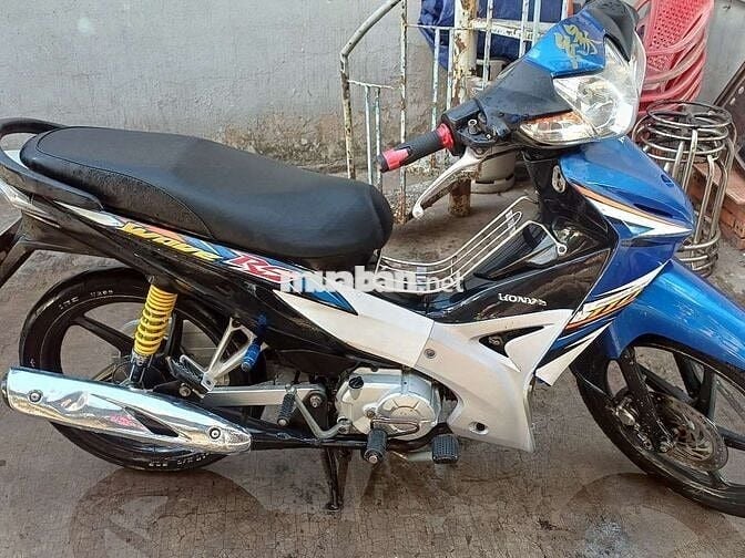 Wave rs áo còn dán keo
 Hơi ra khói nhẹ.