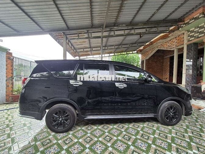 Toyota Innova 2018 2.0 Venturer - 48174 km