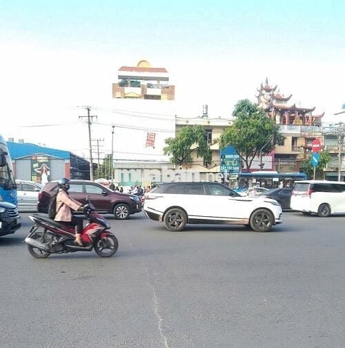 CHO THUÊ NHÀ MẶT TIỀN Đường Trường Chinh, Quận Tân Phú