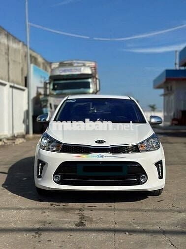 Bán Kia Soluto 2021 deluxe số tự động màu trắng