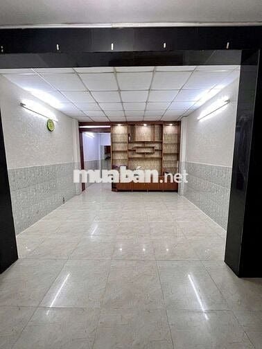 Cho thuê nhà mặt tiền hoàng hoa thám phường 13 tân bình 4m x26m cấp 4