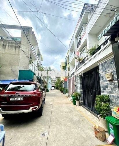 NHÀ 3 TẦNG HOÀNG DIỆU 2, XE HƠI NGỦ NHÀ,SỔ VUÔNG VỨC HOÀN CÔNG 5,x tỷ