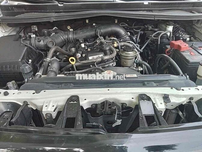 Toyota Innova 2019 2.0E - 900000 km