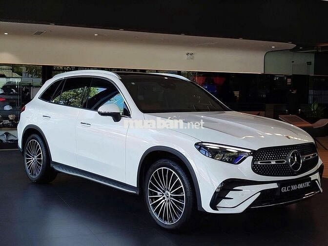 Mercedes Benz GLC Class 2025