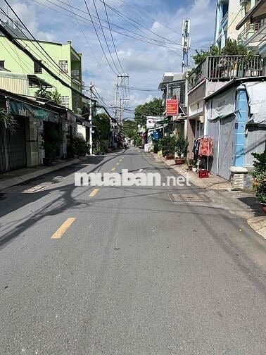 Nhà đang sơn. Bàn giao nhà mới.  Cho thuê nhà mới phường 6 hẻm xe tải