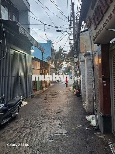 Nha mat tien duong 2 cho thue vi tri mua ban , nha moi dep