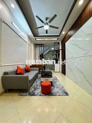 BÁN NHÀ NGÕ 206 CỔ LINH ĐỐI DIỆN AEON MALL 35m² 5 Tầng fuill Nội Thất