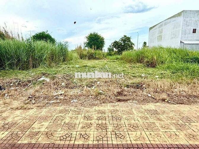 cần ra gấp lô Đ.Hùng Vương, Nhơn Trạch, Đồng Nai 758tr/120m2 .SHR