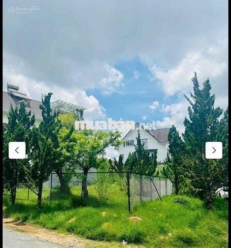 ngộp lỗ 50% giá thị trường giá 490triệu có view đẹp gần hồ xuân hương
