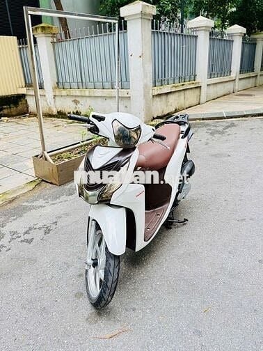 Honda Vision 2017 trắng chính chủ
