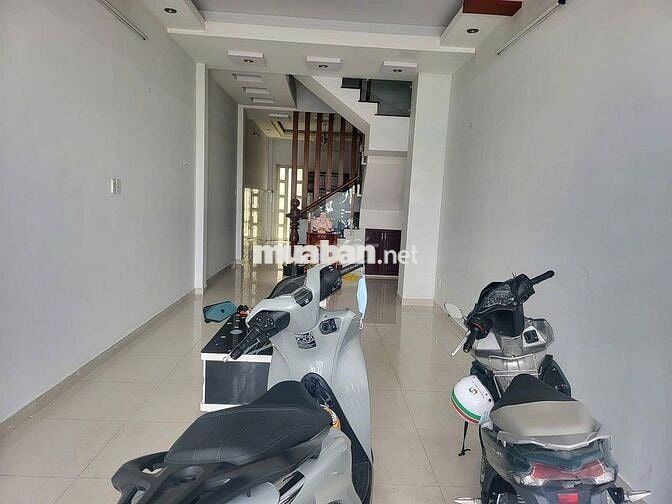 Cho thuê nhà giá rẻ đường 10m ô tô đậu cửa Tân thới hiệp ,Q12